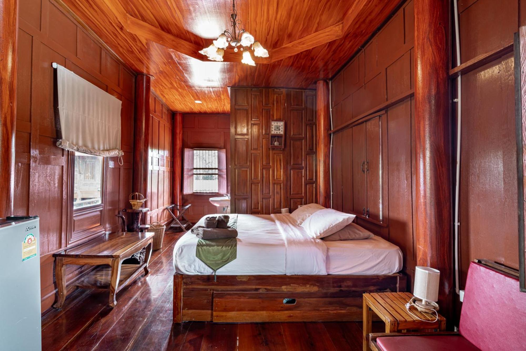 Athithara Homestay Phra Nakhon Si Ayutthaya Esterno foto