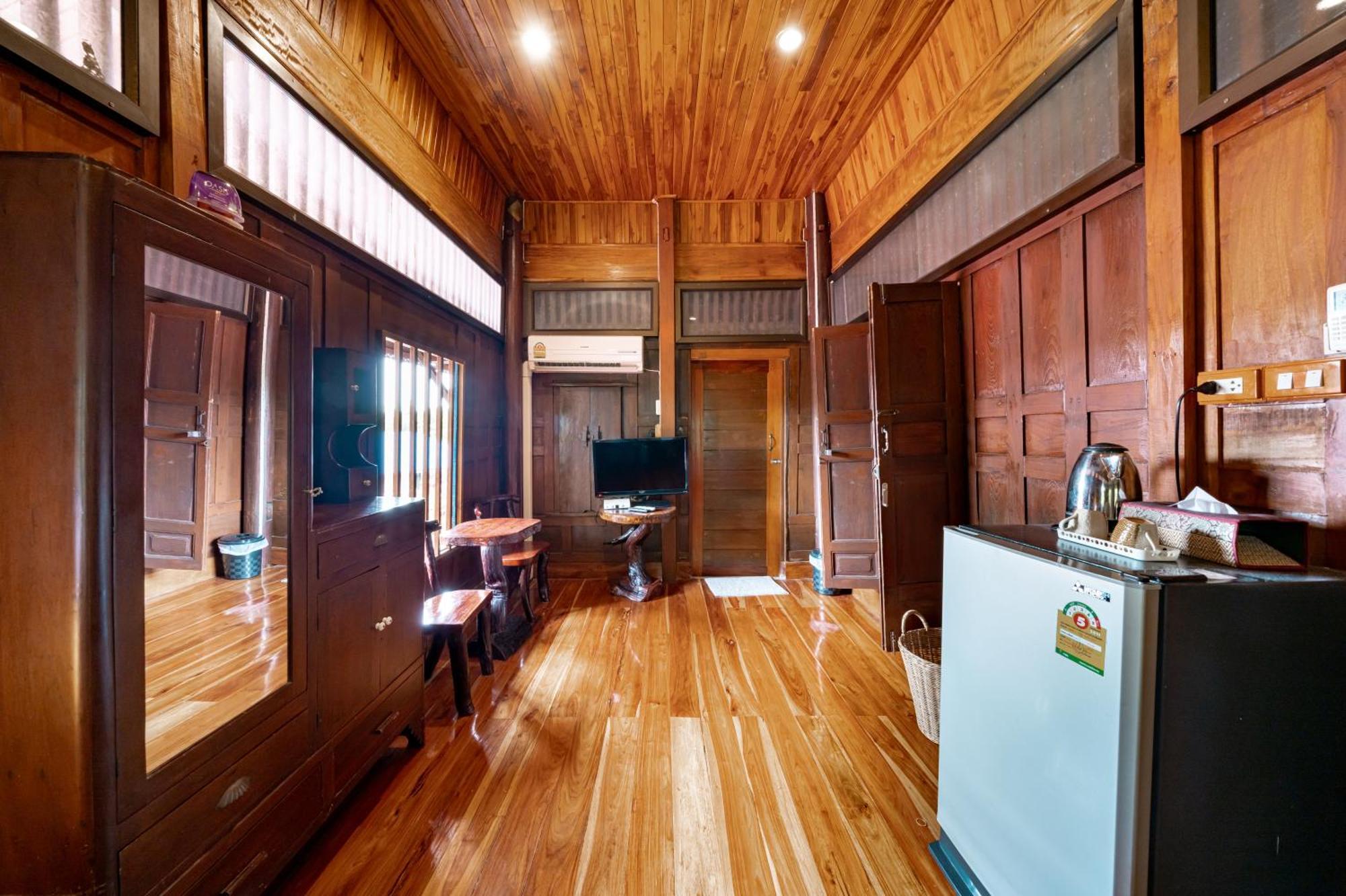 Athithara Homestay Phra Nakhon Si Ayutthaya Esterno foto